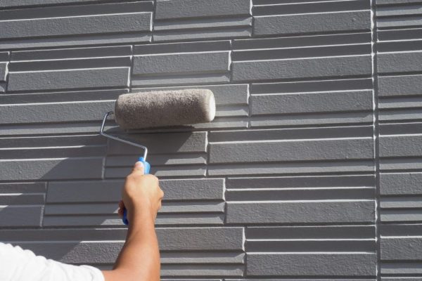 外壁塗装をする際は下地処理が重要！施工方法から役割に至るまで解説！サムネイル